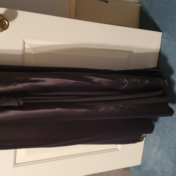 Let's Fashion Evening Grown - Picture 3 of 13